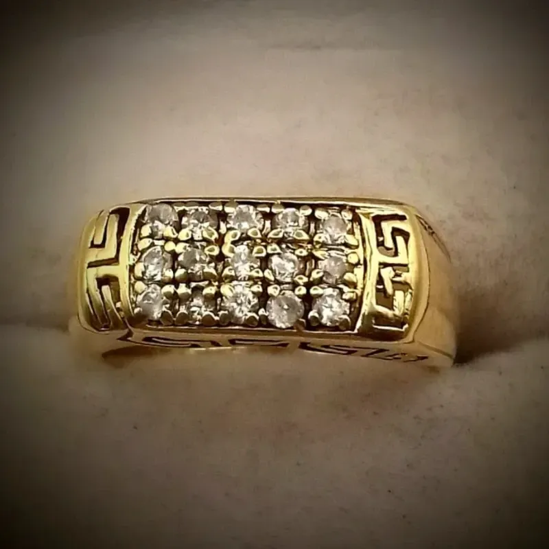 Anillo Original 14K con Circones Versache talla 7