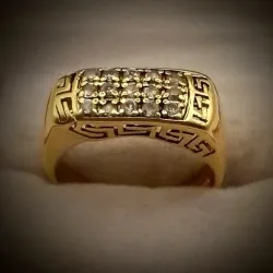Anillo Original 14K con Circones Versache talla 7