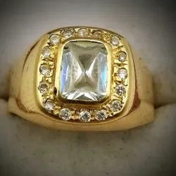 Anillo Original 14K con gema rectangular blanca es talla 12