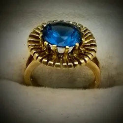 Anillo Original 14K con una agua marina circular es talla 4-1/2