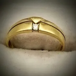 Anillo Original 14K en forma de triangulo con brillos es talla 7-1/2