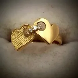 Anillo Original 14K Exclusivo Con Dos Corazones Uno Liso y El otro Corrugado es talla 6