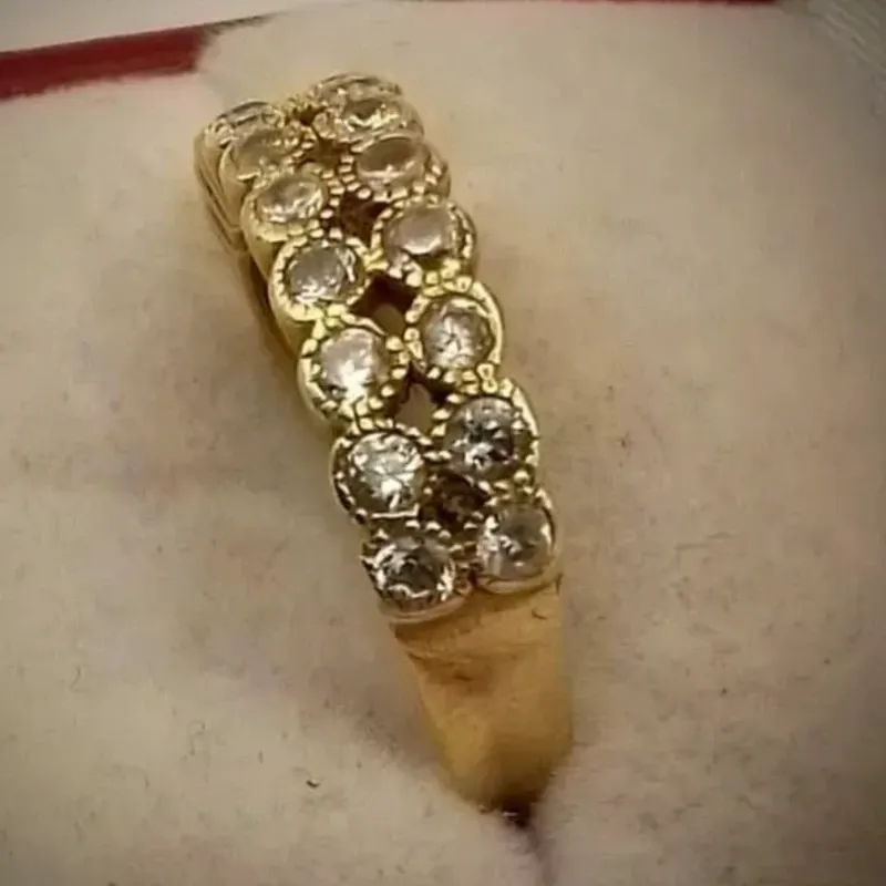 Anillo Original 14K Exclusivo Con dos Hileras de Circones Pequeños Redondos es talla 7