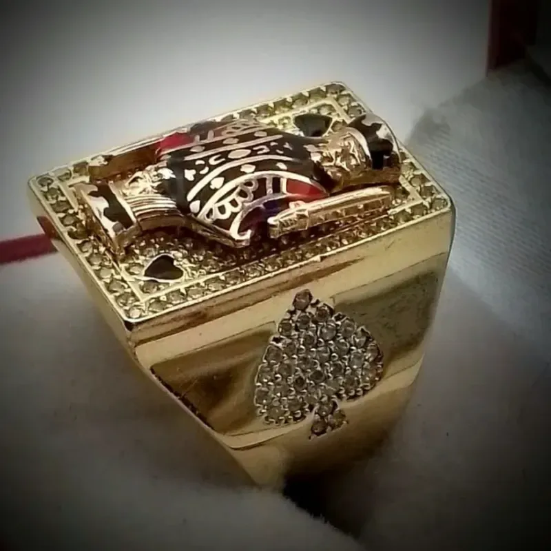 Anillo Original 14K Volumen Estilo Carta Súper exclusivo es talla 8-1/2
