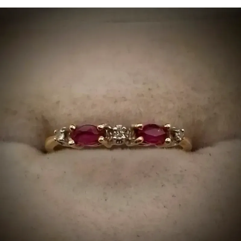 Anillos Con Circones Blancos y Rojo Sencillo Talla 6-1/4