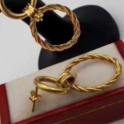Aretes originales 10K colgante de dos aros mide de largo 4 cm y posee cierre de presión