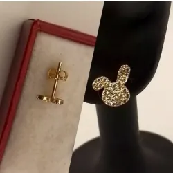 Aretes Originales 10K Pegados Con Circones Blancos Pequeños en forma de Conejo 🐰posee cierre de mariposa a presión