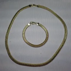 Gargantilla y pulsera Tejida