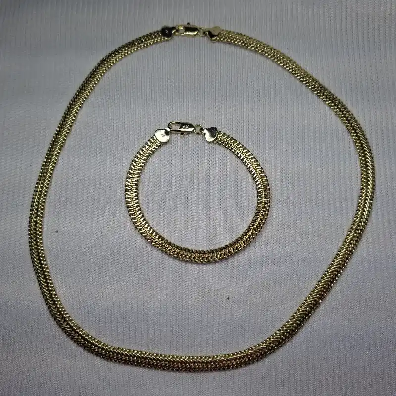 Gargantilla y pulsera Tejida