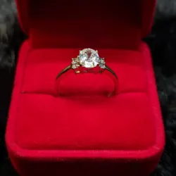 Anillo de compromiso