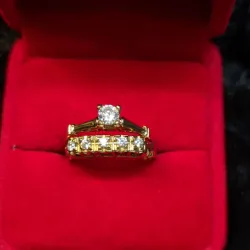 Anillo de compromiso tradicional