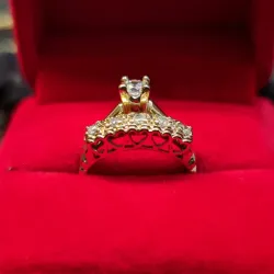 Anillo de compromiso tradicional