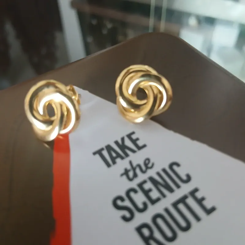 Aretes