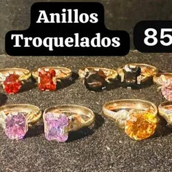 Anillos troquelados con piedra