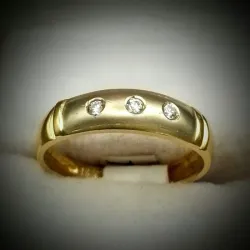 Alianza con 3 brillantes 18K