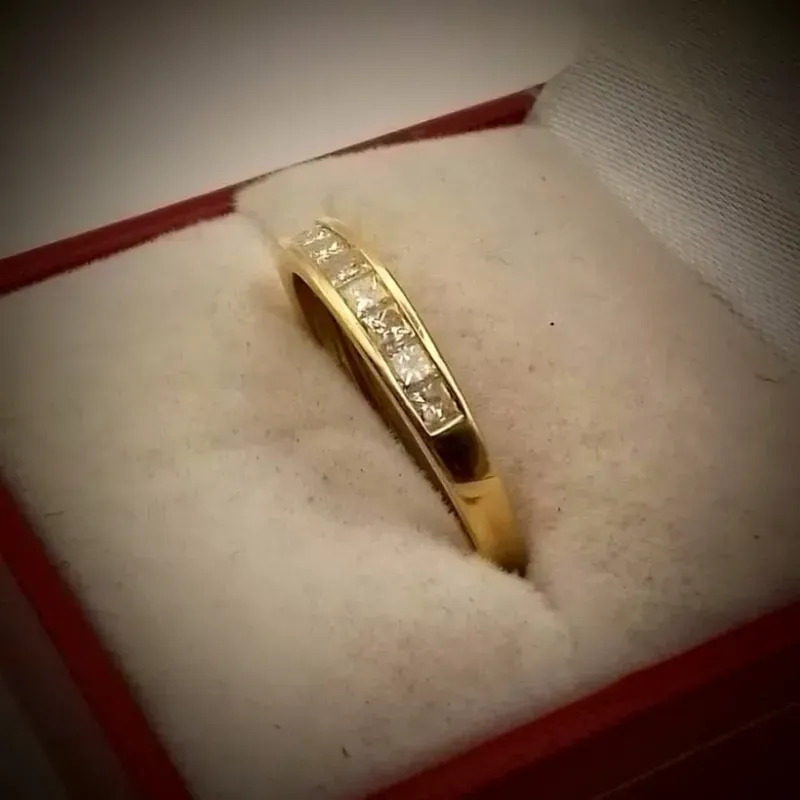 Alianza Con Brillantes Maciza 14K