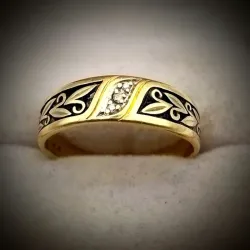 Alianza de Compromiso Brillantes Con Ramos Por Ambos Lados 14K