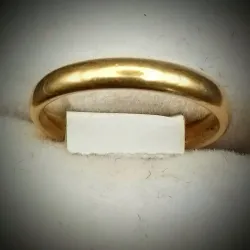 Alianza lisa y fina 18K