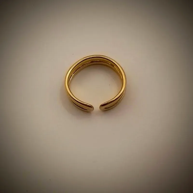 Anillo Abierto Original 14K para los dedos del pie liso con un corazón en el medio