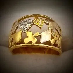 Anillo Calado de Volumen con Corazones Combinado en Blanco