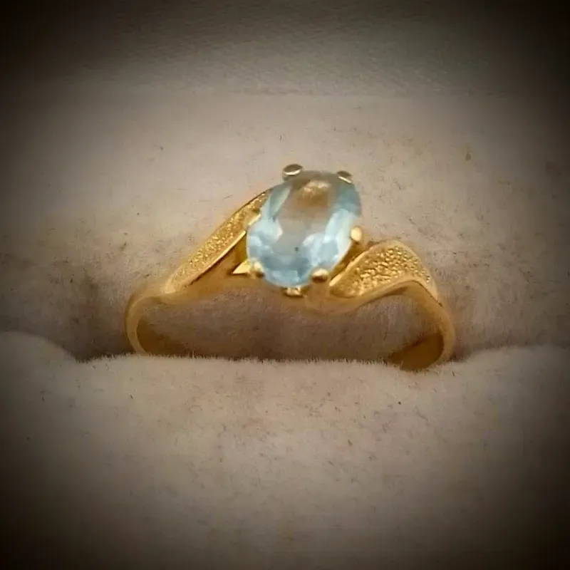 Anillo Con Agua Marina Exclusivo