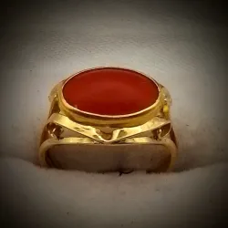 Anillo con coral rojo