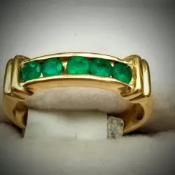 Anillo con esmeralda