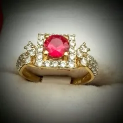 Anillo con rubí y circones