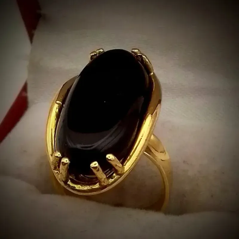 Anillo Con Volumen Gema Negra exclusivo