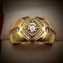 Anillo Con Volumen Tejido por Dentro Con Circones Blanco