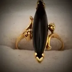 Anillo de coral negro