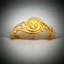 Anillo estilo sello de oro circular
