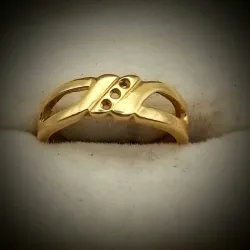 Anillo en forma de lazo