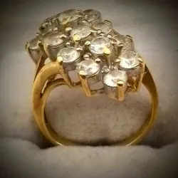 Anillo Estilo Almendra Con Circones Blanco De Joyería