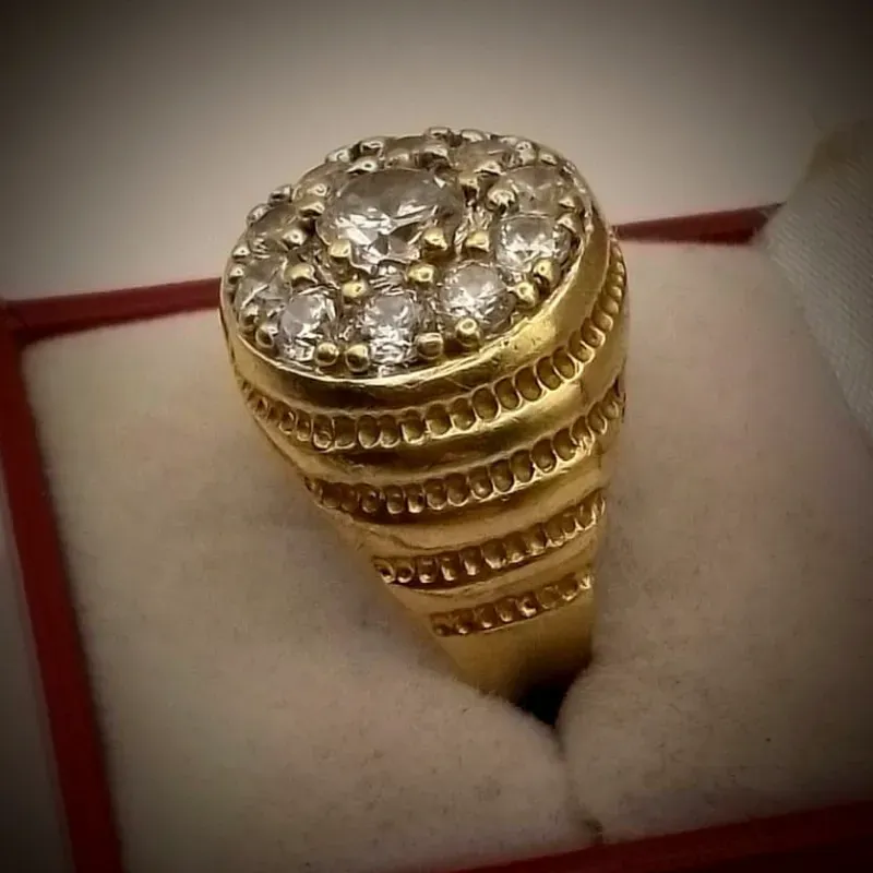 Anillo Estilo Roseta Con Circones Blancos