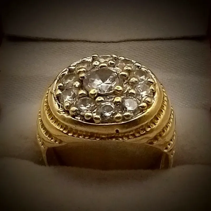 Anillo Estilo Roseta Con Circones Blancos