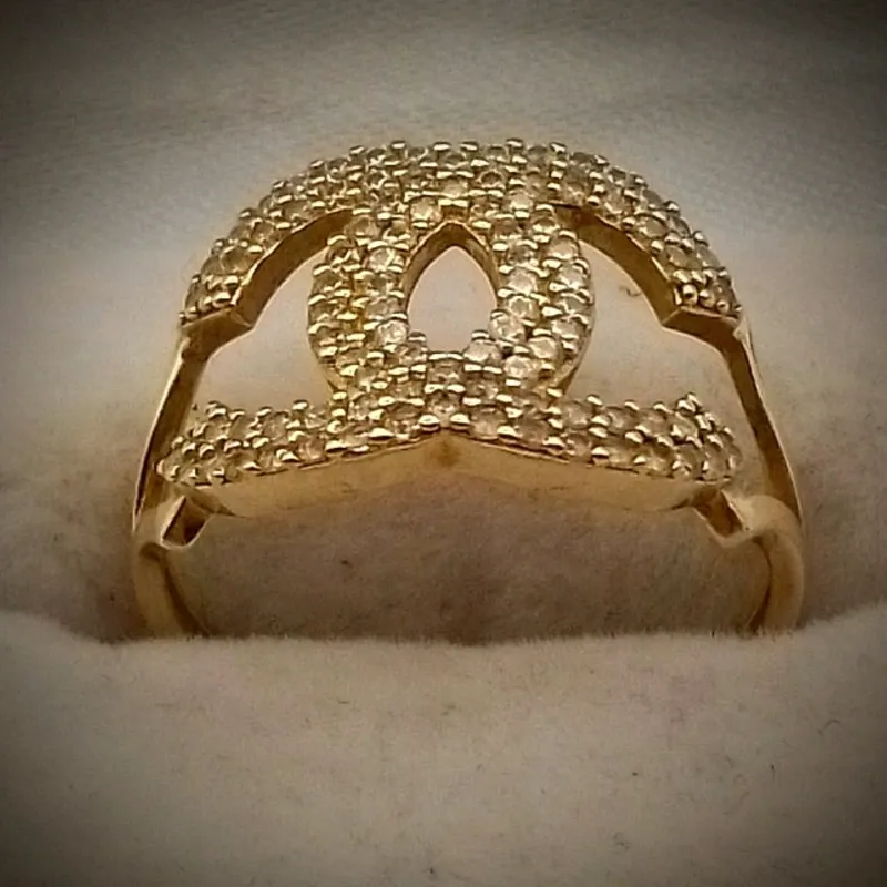 Anillo Exclusivo Chanel con Circones Blancos Redondos