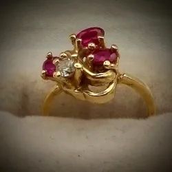 Anillo Exclusivo Circones Rojos y Blanco