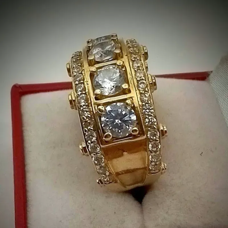Anillo Exclusivo Circular Con Volumen Estilo Alianza Combinada Con Circones Blancos de Varias Medidas
