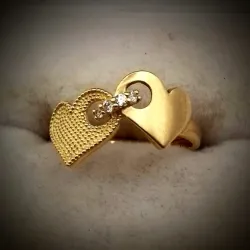 Anillo Exclusivo Con Dos Corazones Uno Liso y El otro Corrugado