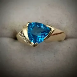 Anillo Exclusivo Con Imitación de Agua Marina Forma De Corazón