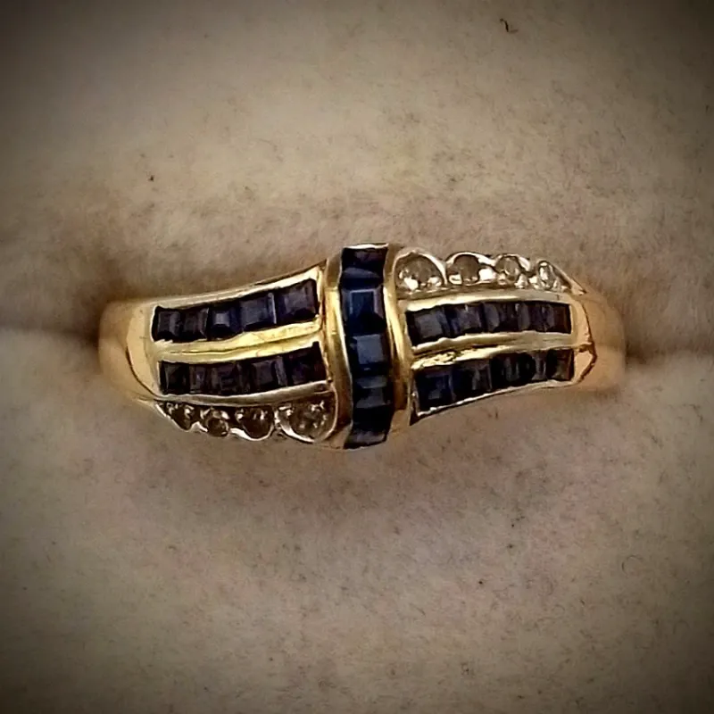 Anillo Exclusivo Con Zafiros y Brillantes