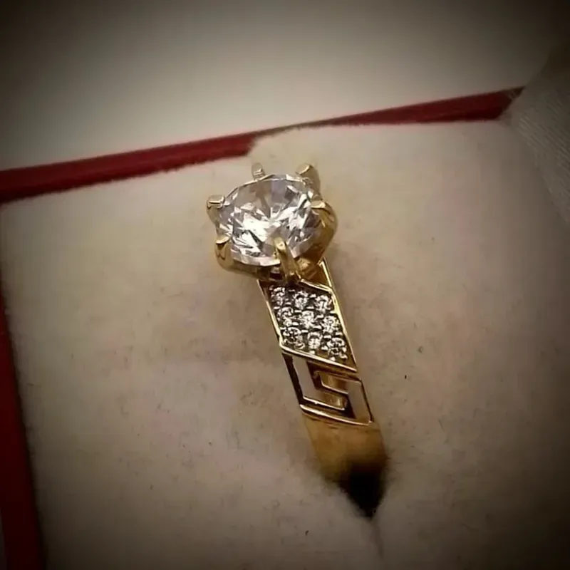 Anillo Exclusivo Versace de Compromiso Una Sola Pieza 10K