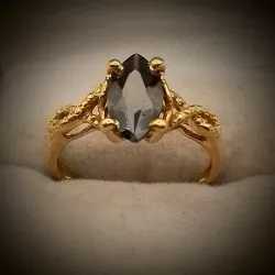 Anillo Fuerte Con una Almendra Negra