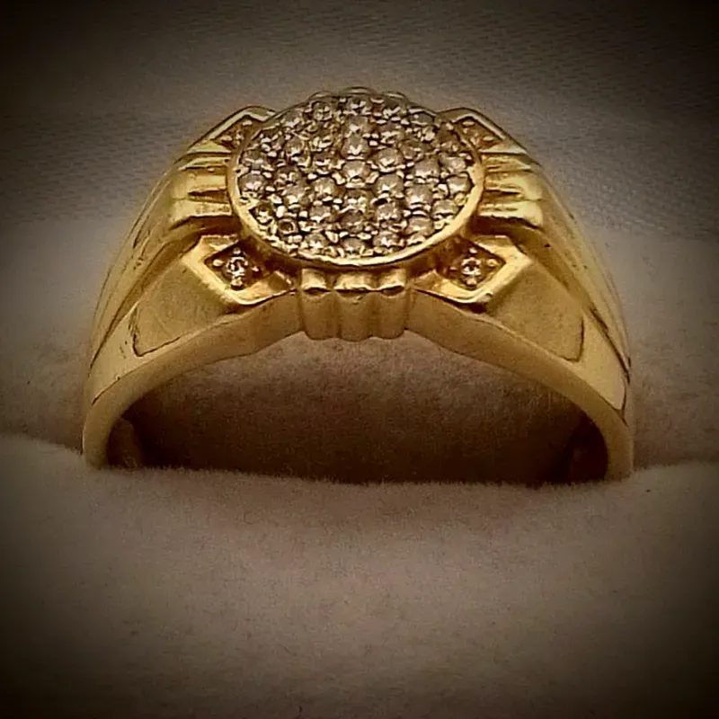 Anillo Macizo Circones Pequeños que hacen un Círculo