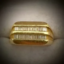 Anillo macizo con dos hileras con gemas baguette encastradas