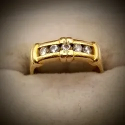 Anillo Macizo Exclusivo con una Ola y Circones Blancos Redondo Engaste de canal