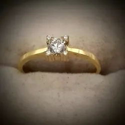 Anillo Nuevo Con Circón Blanco Redondo y Aro liso