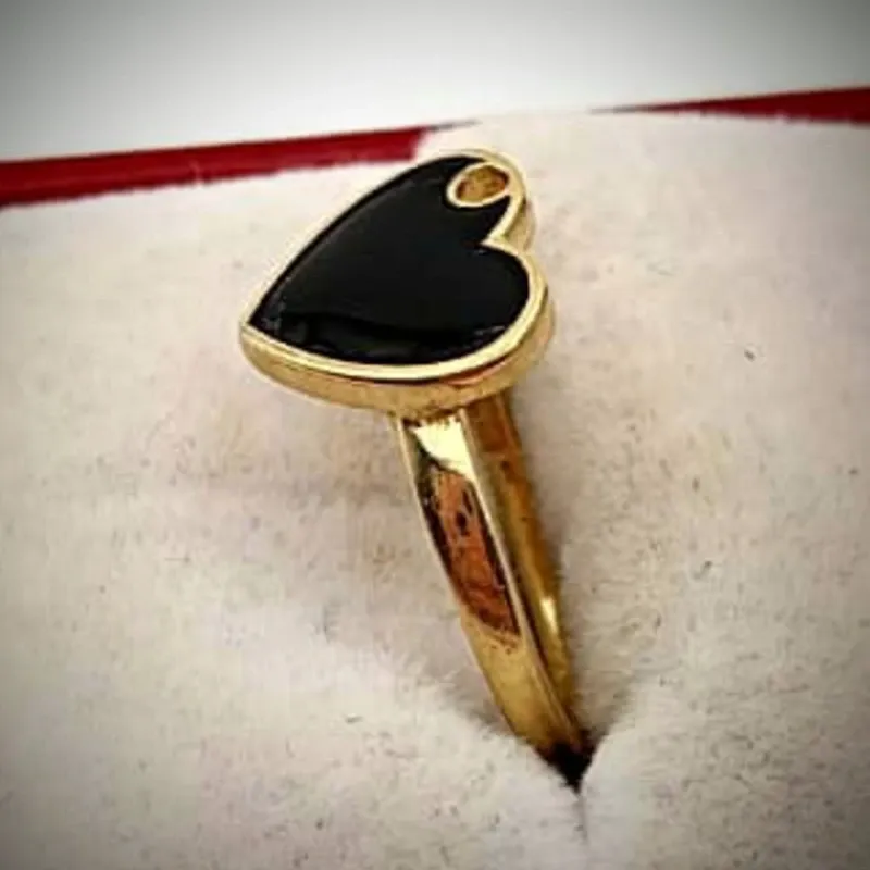 Anillo Original 10K en Forma de Corazón Con Onix Negro
