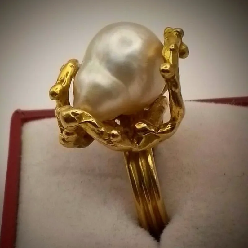 Anillo Original 18K Exclusivo con Perla Natural llamada Imperfecta (Japón)